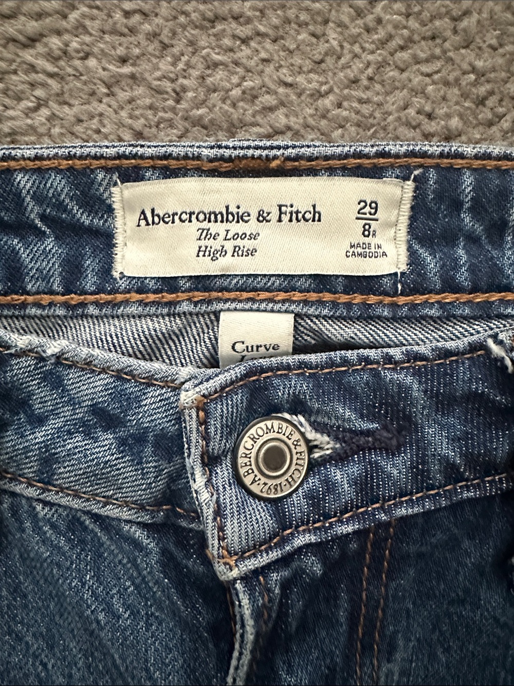 Curve love high rise loose jeans - Picture 2 of 3